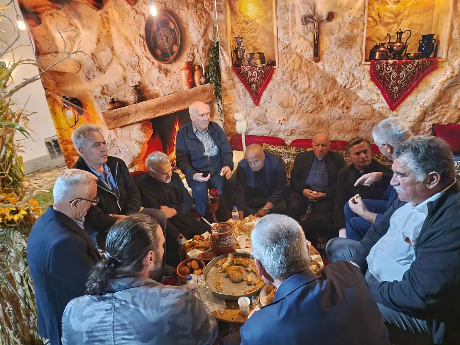 Sofra tradicionale stubllase me të pranishmit